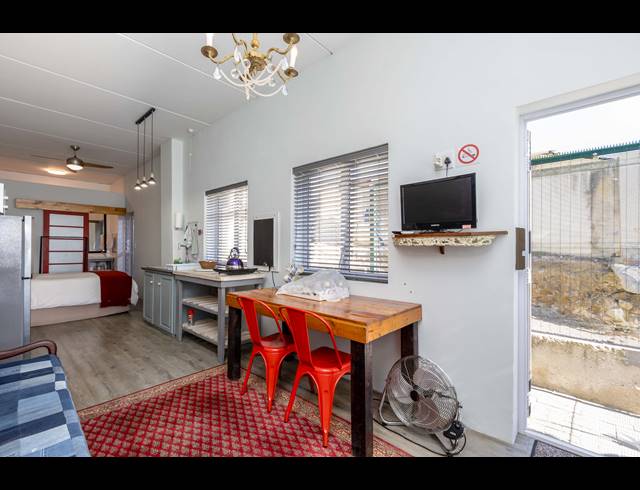 1 BEDROOM GATED ESTATE TO LET IN DEVILS PEAK ESTATE